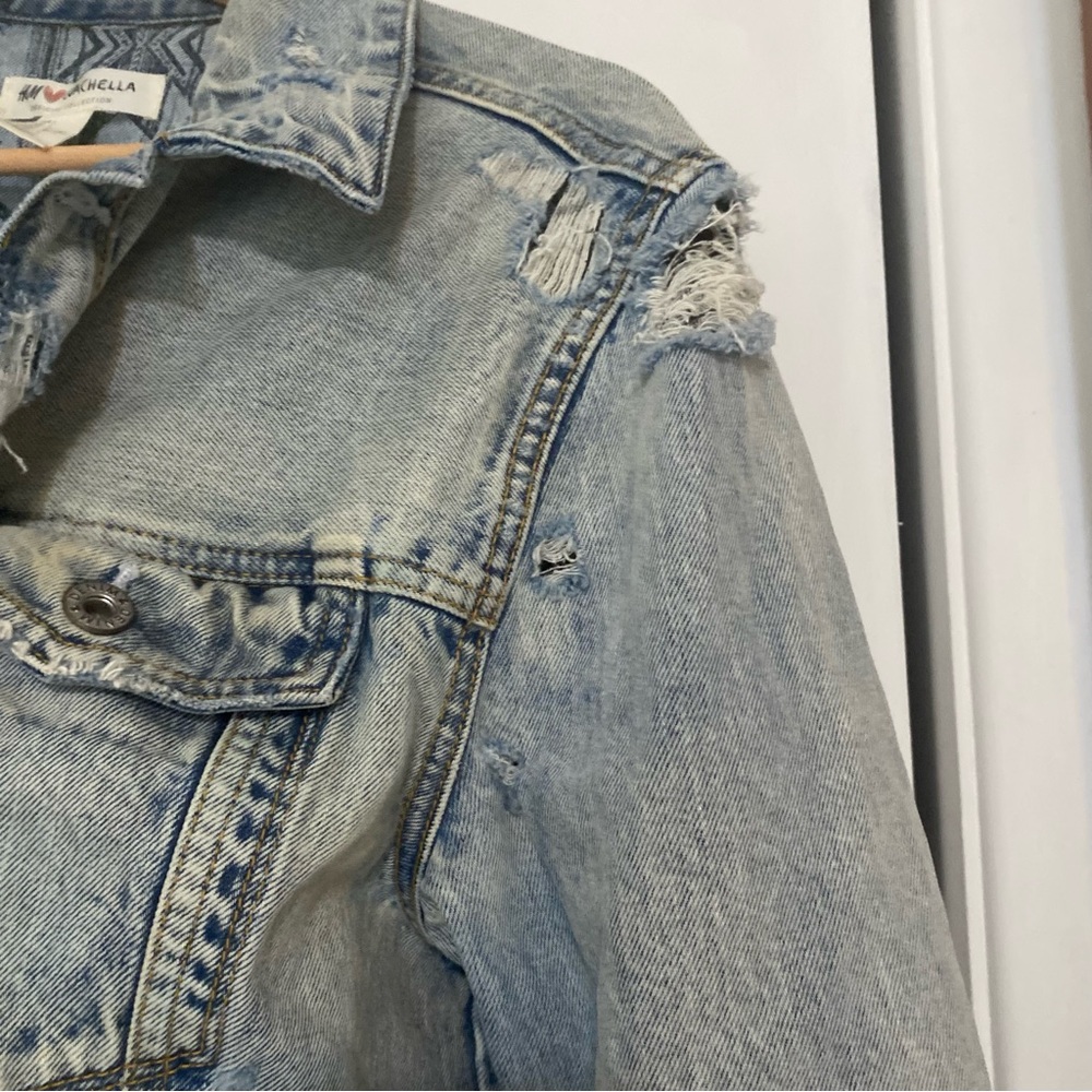 Distressed H&M 2016 Coachella jean jacket - Picture 8 of 9